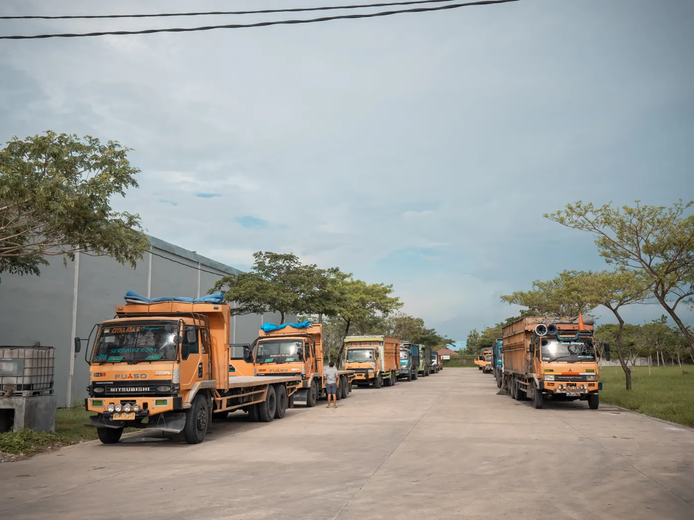 Contoh penggunaan gudang sebagai Terminal & Depot