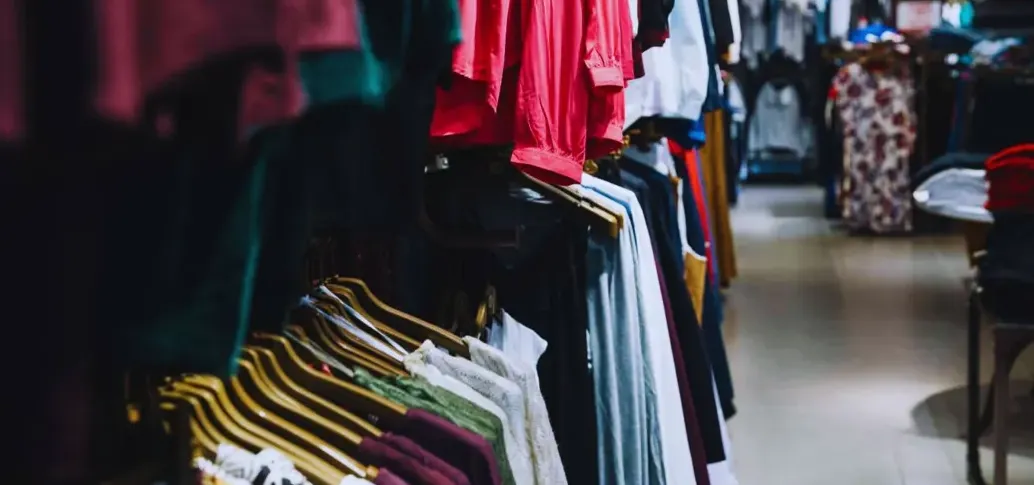 Contoh penggunaan gudang sebagai Retail